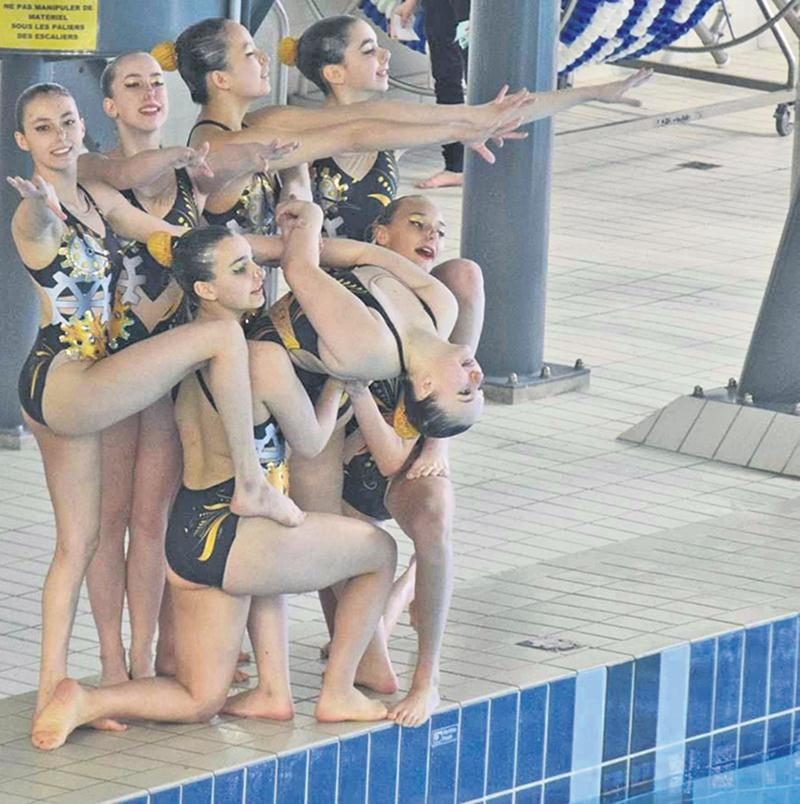 L’équipe des Vestales de l’entraîneuse Vickie Leuenberger a raflé la 1re place aux qualifications de la division 5, à la fin mars. Photo Courtoisie