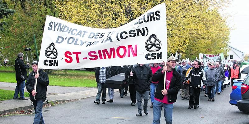 Après sept années de démarches juridiques, le syndicat des travailleurs d’Olympia (CSN) de l’usine Olymel de Saint-Simon crie aujourd’hui victoire.  Photothèque | Le Courrier ©