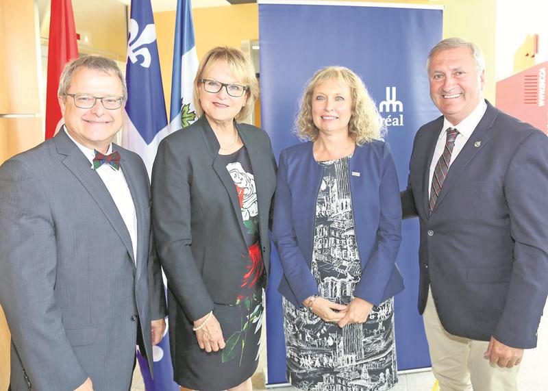 Sur la photo dans l’ordre habituel, Michel Carrier, doyen de la Faculté de médecine vétérinaire de l’Université de Montréal; Nicole Ménard, députée de Laporte; Louise Béliveau, vice-rectrice aux affaires étudiantes et aux études de l’Université de Montréal et Jean-Claude Poissant, secrétaire parlementaire du ministre de l’Agriculture et de l’Agroalimentaire. Photo Robert Gosselin | Le Courrier ©