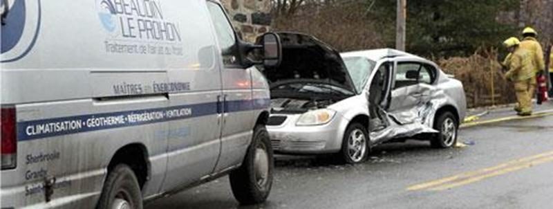 Une collision a fait un blessé sérieux sur la route 137 à l'intersection du rang Salvail Sud, le 5 décembre, en début d'après-midi. « Deux véhicules circulaient en direction nord lorsque le premier véhicule aurait tenté une manoeuvre pour faire demi-tour et a été percuté par le véhicule à l'arrière », explique Joyce Kemp, porte-parole de la Sûreté du Québec. Un homme et un enfant prenaient place dans le premier véhicule. L'homme a été blessé sérieusement, alors que l'enfant n'a pas subi de bless