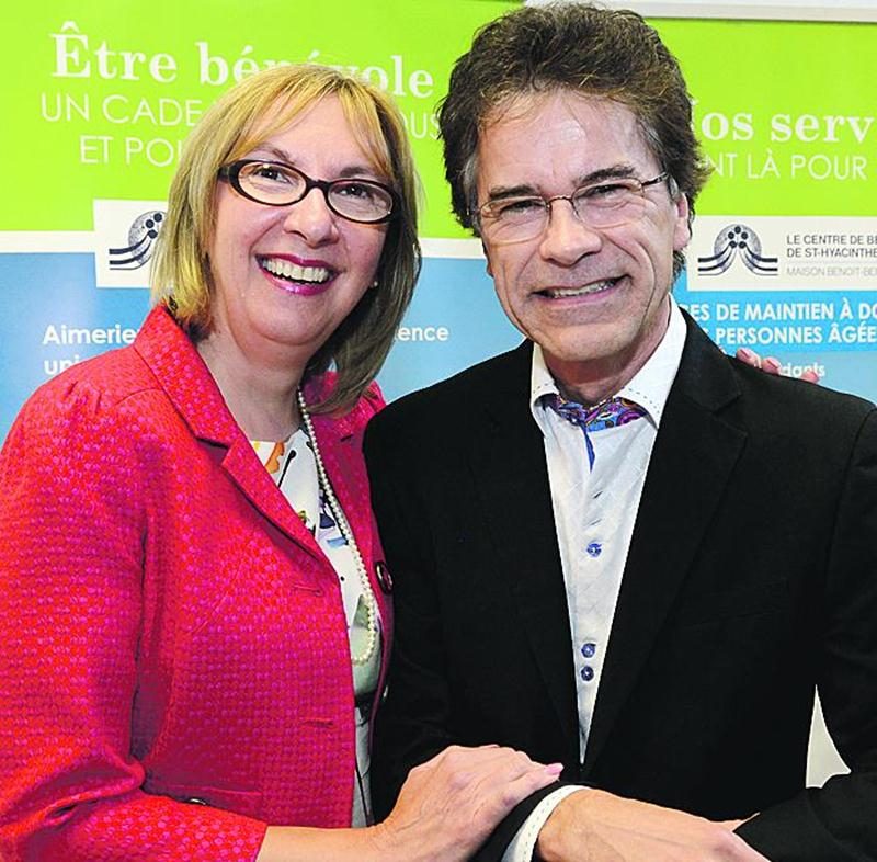 Yvan Pion et Louise Soly étaient les présidents d’honneur de la journée « Portes Ouvertes » du nouveau point de service du Centre de Bénévolat de Saint-Hyacinthe. Photo François Larivière | Le Courrier ©