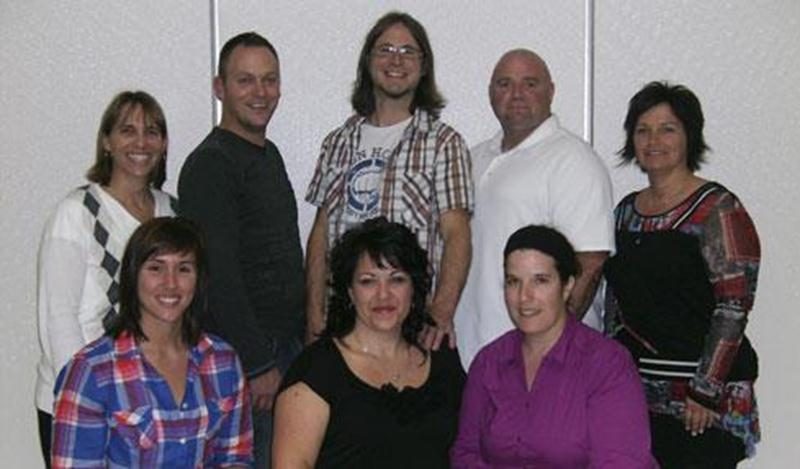 Voici les citoyens qui ont accepté de s’impliquer pour l’année 2012 : assises de gauche à droite, Audrey Savoie, administratrice; Colette Houle, présidente et Isabelle Pelletier, trésorière. Debout, dans le même ordre : Marie-Josée Tremblay, secrétaire; Dominique Gingras, directeur; Dany Bernard, administrateur; Éric Deslauriers, vice-président et Nathalie Lasnier, directrice. Absents de la photo : André Hémond, administrateur; Sylvain Savoie, conseiller municipal et Nicole Champagne, coordonnat