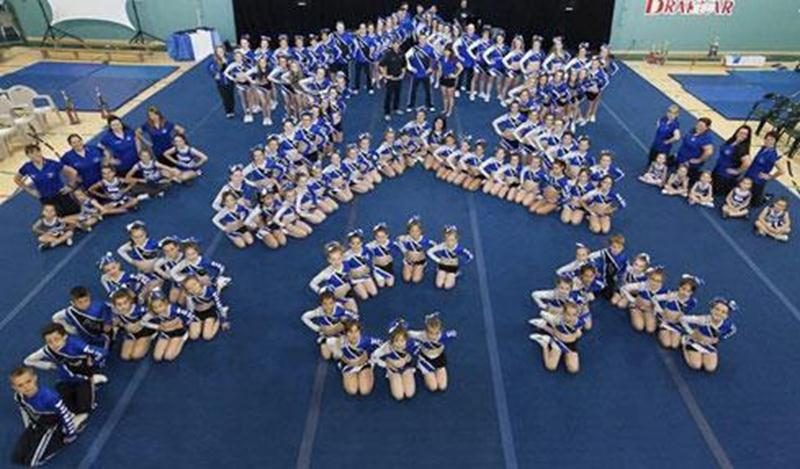 Le club de cheerleading de Saint-Hyacinthe, ProCheer, présentera un spectacle de Noël à la Polyvalente Hyacinthe-Delorme le 14 décembre. Près de 180 athlètes, âgés de 4 et 45 ans, montreront tout leur savoir-faire dès 13 h 30, avec des routines offrant un aperçu de ce que les athlètes exposeront en compétition. Le coût d'entrée est de 5 $.