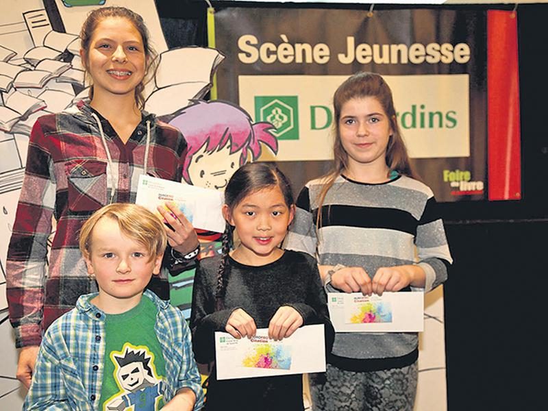 Sur la photo, on reconnaît Catherine Raymond, Matéo Brabant, Maïka Lanoie et Azur Morissette. Absente : Audrey Jubinville.