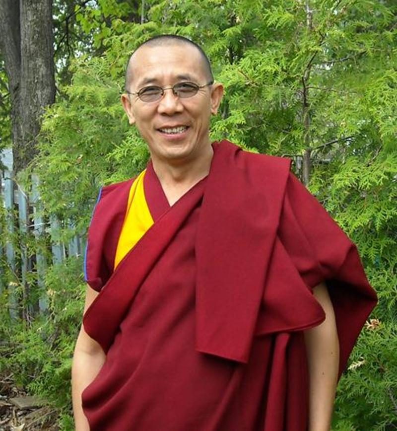 Nous vivons tout au cours de notre vie des émotions de toutes sortes. Les émotions sont-elles toujours positives? ou négatives? Comprendre ses émotions est d'une importance cruciale, car ce sont elles qui font de nous des personnes heureuses ou non. La philosophie bouddhiste tibétaine offre des outils pour parvenir au bonheur que nous désirons tous. La population de Saint-Hyacinthe et des environs est invitée à assister à une conférence offerte par Lama Samten, un moine tibétain qui vit au Québe