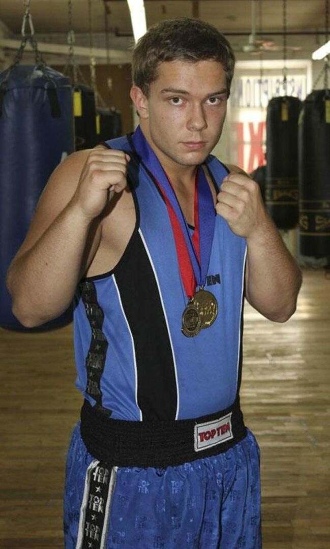 Richard Horth, du Club de boxe Les Apprentis Champions, a remporté son duel face à Jean-Michel Landry, samedi.