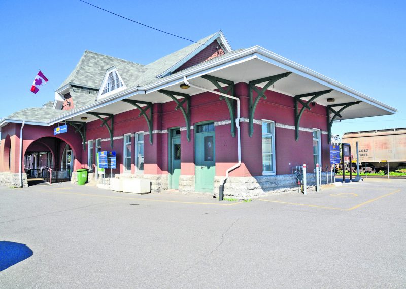 Plus de trains pourraient passer à Saint-Hyacinthe si le projet de VIA Rail va de l’avant. Plusieurs chambres de commerce de l’axe Québec-Montréal ont appuyé le projet dans une lettre ouverte parue dans l’édition du COURRIER du 8 septembre. Photo François Larivière | Le Courrier ©