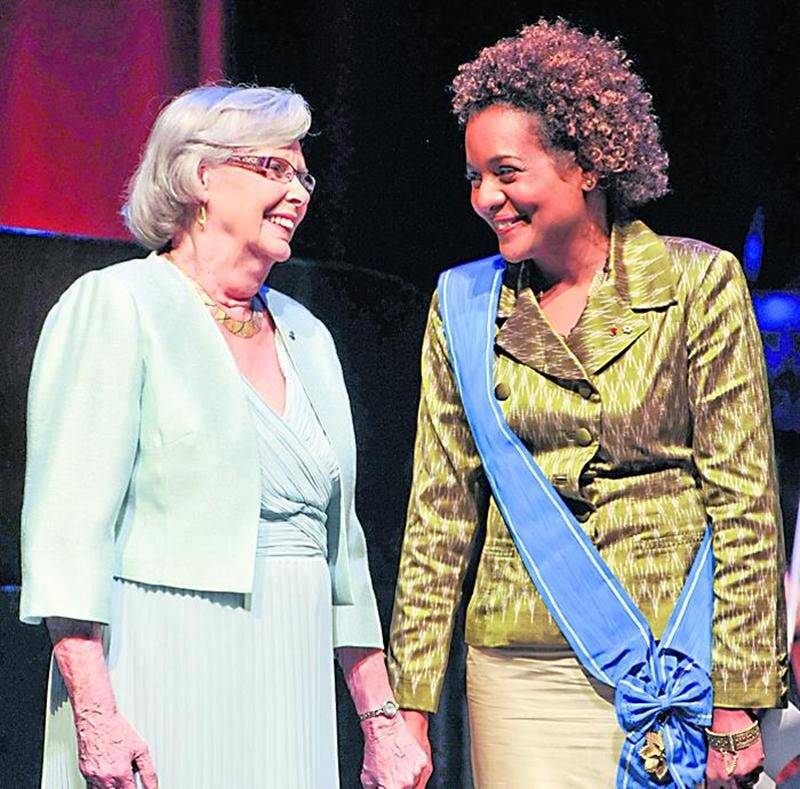 Andrée Champagne en compagnie de l’ex-gouverneure générale du Canada, Michaëlle Jean, qui aspire à devenir la prochaine Secrétaire générale de l’Organisation internationale de la Francophonie.
