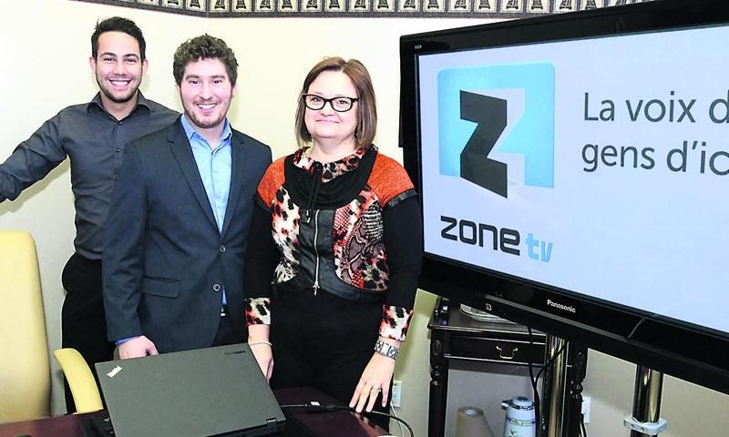 Sur la photo, dans l’ordre habituel, Frédéric Beaumier, assistant aux communications; Sébastien Di Fruschia, responsable de la programmation de Zone TV et Céline Laporte, vice-présidente des ventes, du marketing et du développement de produits chez Maskatel. Photo François Larivière | Le Courrier ©