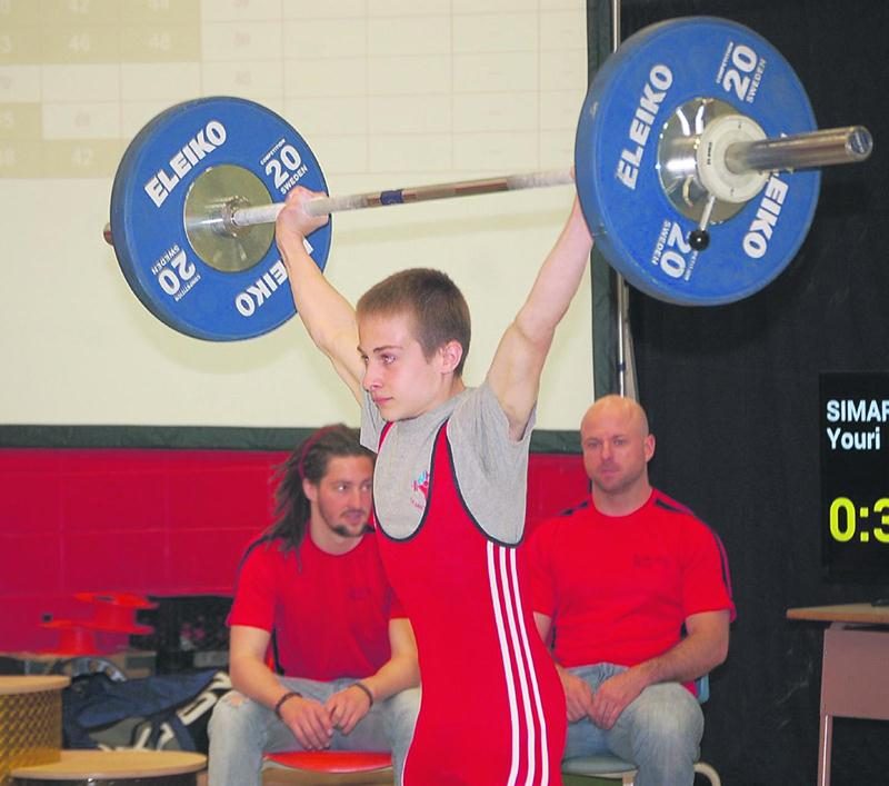 Youri Simard a battu par 13 kg l’ancien record au cumulatif chez les 46 kg. Photo Courtoisie