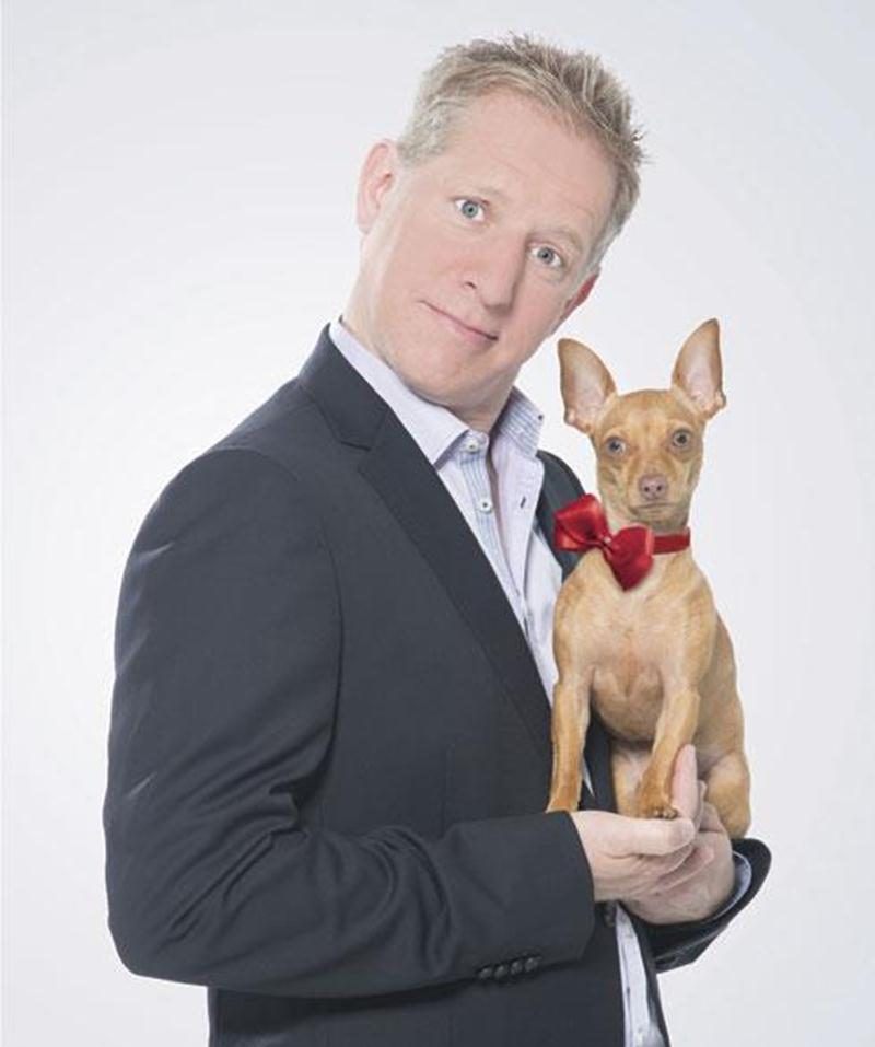 François Massicotte pousse l'autodérision à son maximum dans son sixième <em>one-man-show</em> <em>Jugez-moi</em>. Du <em>Stand-up</em> classique et fidèle à ce qu'on lui connait avec des anecdotes à la tonne.