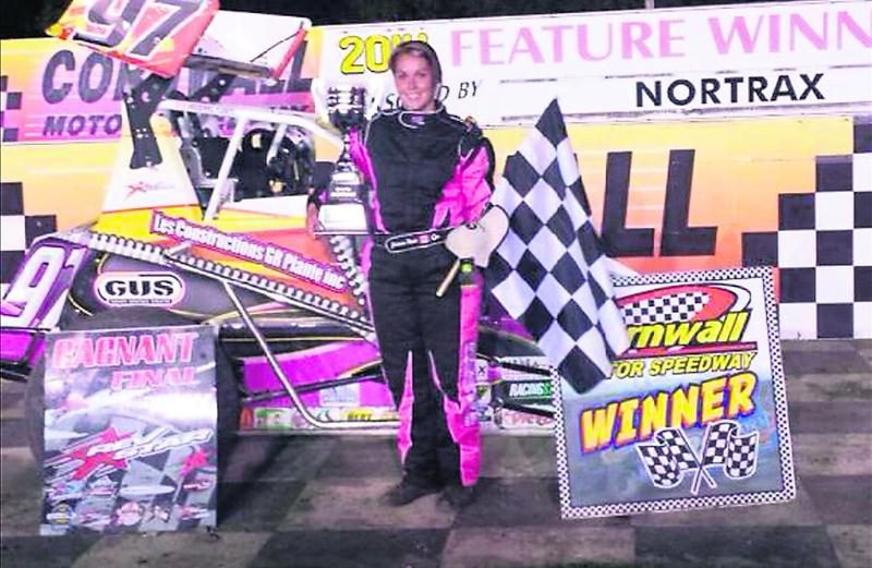 Josianne Plante est montée sur la plus haute marche du podium au Cornwall Motor Speedway le 24 août. Photo Courtoisie