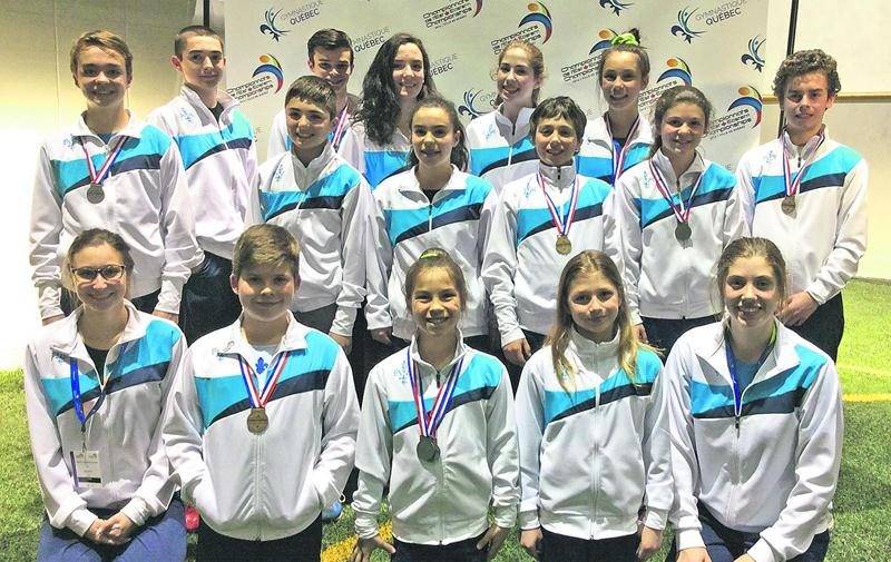 Pas moins de 14 gymnastes du club de Saint-Hyacinthe ont pris part au championnat de l’Est du Canada, remportant au total 14 médailles (dont 5 individuelles et 9 par équipe) et 8 rubans (remis aux positions 4 à 8). Photo Courtoisie