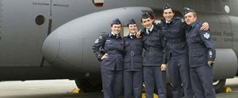 L’Escadron 953 Saint-Hyacinthe est présentement en recrutement. Si vous avez entre 12 et 18 ans et voulez vivre des expériences de vie enrichissantes, venez nous rencontrer! Les cadets de l’air offrent tout à fait gratuitement des activités telles que : vol de planeur, tir, fanfare, sports, compétition, survie en forêt, camps d’été rémunérés et différentes activités variées tout au long de l’année. Inscription gratuite tous les mercredis, de 18 h 30 à 21 h 15, au 2155, boul. Laframboise. Infos :