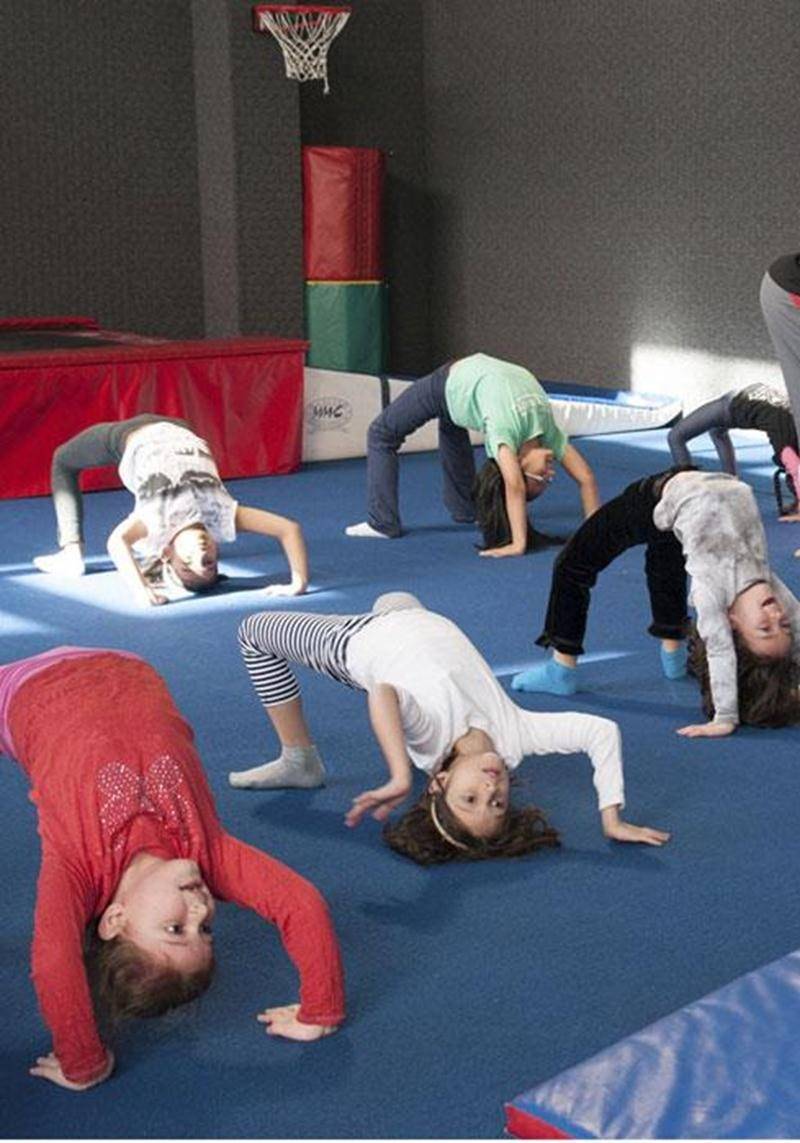 Le Club Gymnaska Voltigeurs offre la possibilité aux jeunes de faire de la gymnastique en avant-midi et d’aller à la piscine en après-midi. Coût 25 $ pour la journée et possibilité de service de garde de 7 h 30 à 9 h et de 16 h à 17 h 30 au coût de 5 $. Inscription jusqu’au 27 mars en ligne au <a href="http://www.gymnaskavoltigeurs.ca">www.gymnaskavoltigeurs.ca</a> ou au 450 773-7401.