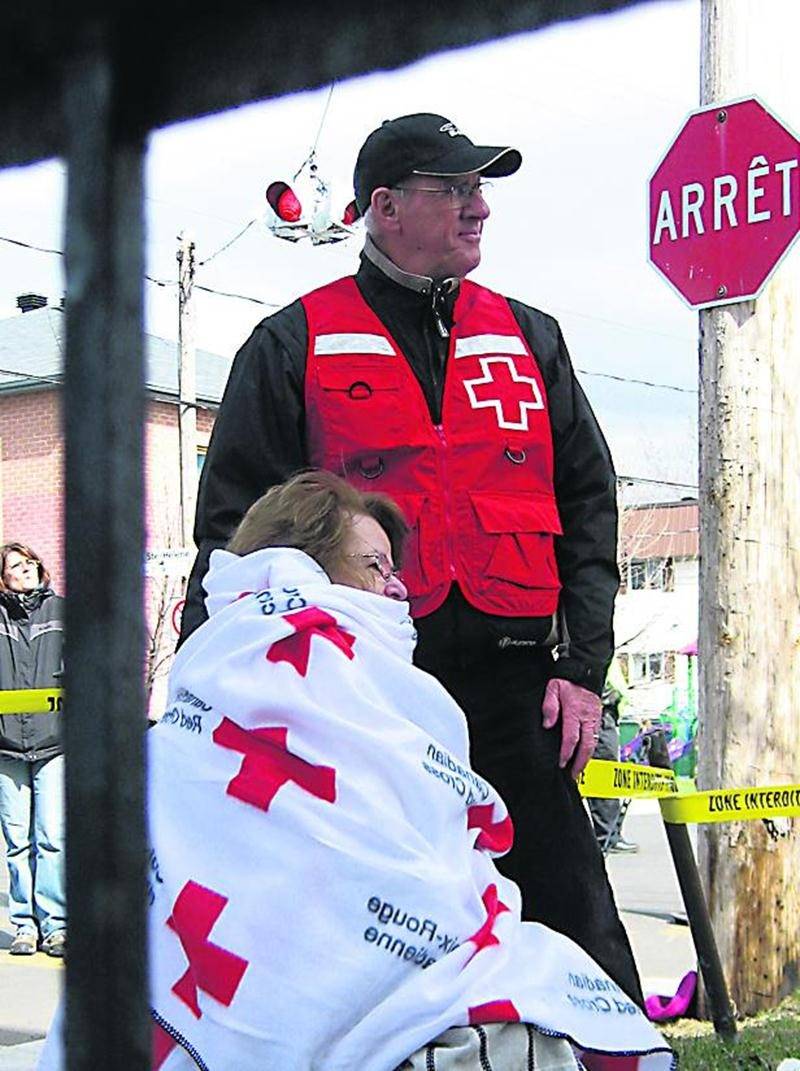 La Croix-Rouge canadienne, Division du ­Québec, est à la recherche de nouveaux ­bénévoles afin de compléter ses équipes ­d’intervention d’urgence dans la grande ­région de Saint-Hyacinthe. Les bénévoles Croix-Rouge aident principalement les ­victimes de sinistres, lors d’incendies ou d’inondations, en posant avec compassion des gestes qui apportent réconfort et ­chaleur humaine en plus de combler les besoins ­essentiels de ceux et celles qui ont tout ­perdu. En intégrant la grande famille de la