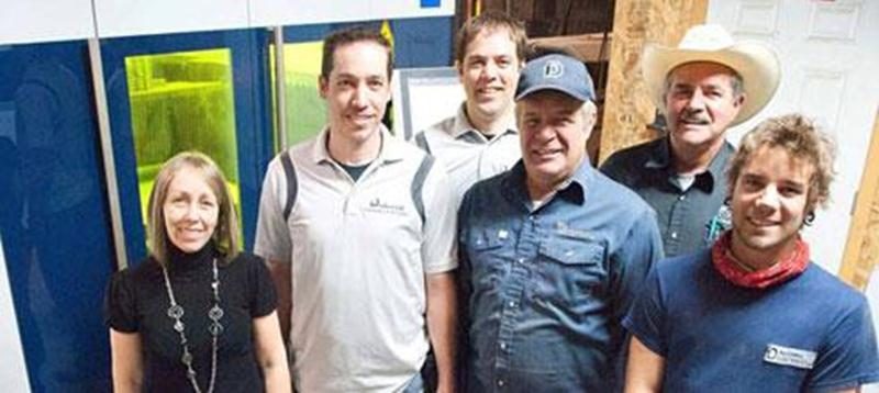 Sur la photo, de gauche à droite : Annie Dubreuil, Martin Dubreuil, Ghislain Dubreuil, Richard Dubreuil, Pierre Dubreuil et Jean-François Dubreuil.