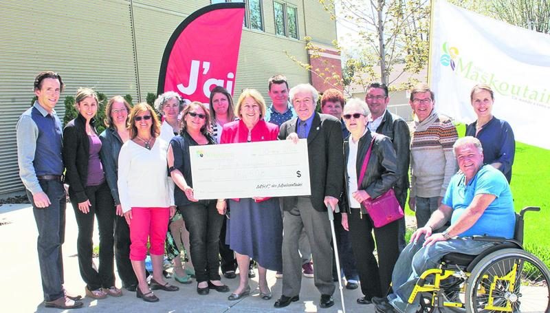 De gauche à droite, Steve Carrière, agent de développement rural à la MRC des Maskoutains, Chloé Émond, Loisir et Sport Montérégie, Mélanie Boulay et Nicole Chouinard (Saint-Pie), Annick Corbeil et Marie-Josée Continelli (Saint-Jude), Joannie Mongrain (Saint-Hugues), Francine Morin, préfet, Manuel Carpentier (Saint-Marcel-de-Richelieu et Saint-Louis), Yves Petit, maire de Sainte-Hélène-de-Bagot et président du comité de gestion du FDR, Marguerite Desrosiers (Saint-Marcel-de-Richelieu), Noëlle Jo