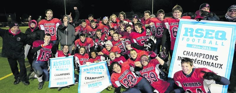 Pour une deuxième année consécutive, les Patriotes juvénile division 2b ont remporté la finale interrégionale. Photo Robert Gosselin | Le Courrier ©