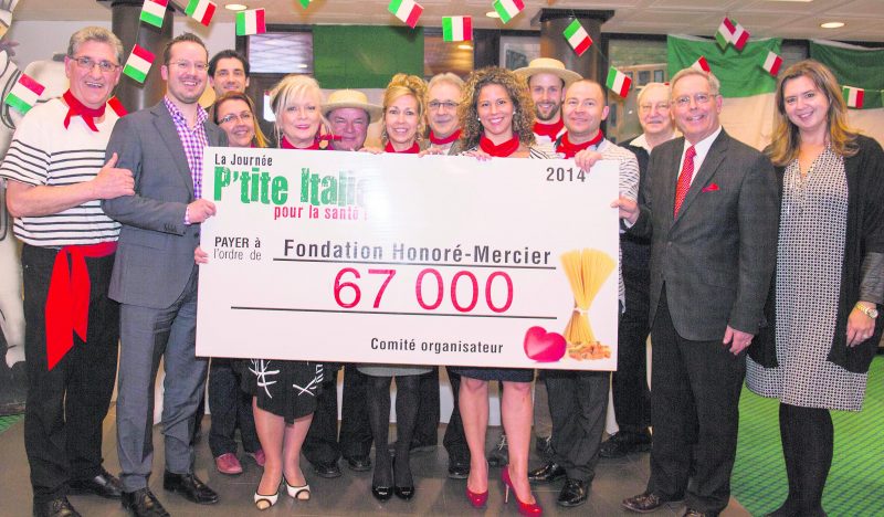 De gauche à droite, Jean-Guy Brillon, Simon Paquin, Vincent Després, Anne Hamon, Christiane Goyette, André Fortier, Lise Benoit, Gérard Leblanc, Nellie Robin, Dave Dion, Martin Ayotte, Paul Chouinard, Dr Gilles Brien et Isabelle Doyon.