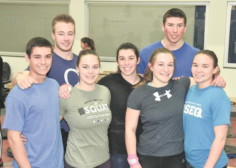 Sur la photo, Matt Darsigny, Gabriel Dagenais, Andréanne Messier, Tali Darsigny, Magalie Roux, Pierre-Alexandre Bessette et Cynthia Barrette. Photo François Larivière | Le Courrier ©