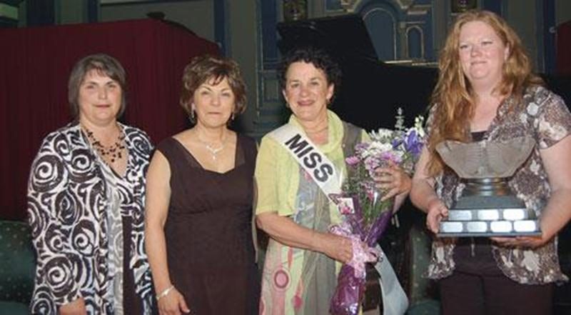 Dans l’ordre habituel, Raymonde Plamondon, présidente de la Fédération des agricultrices du Québec; Micheline Beaudry-Bruneau, présidente des Agricultrices de la région de Saint-Hyacinthe; Ghislaine Delisle, récipiendaire 2012 et Serena Shufelt, gagnante 2011.