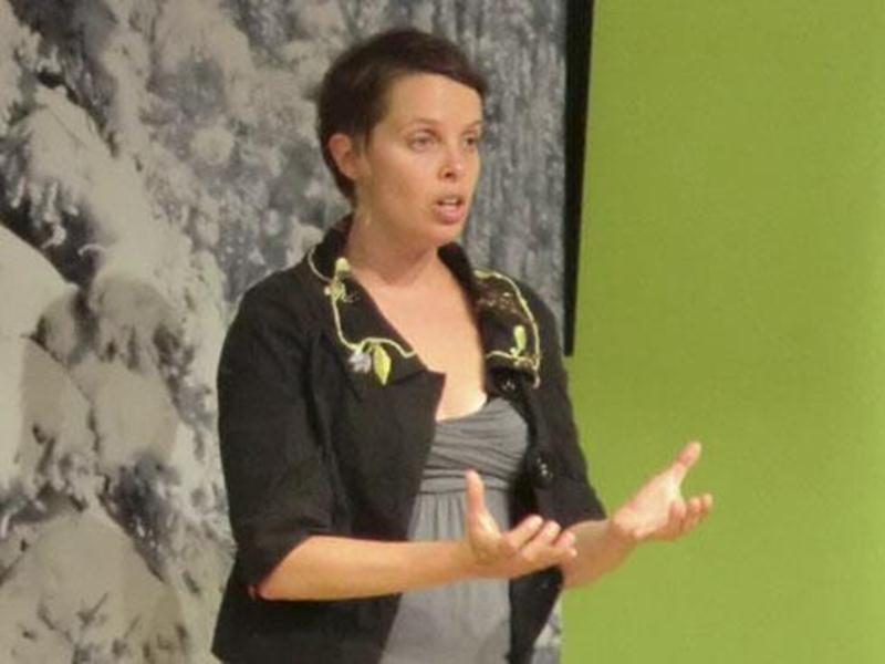La conteuse Élisabeth Desjardins a une manière bien à elle de raconter la nature.