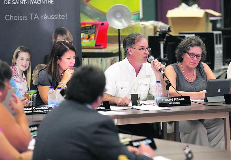 Les commissaires scolaires ont jusqu’au 16 septembre pour déterminer quelle école s’installera dans les locaux du Séminaire, une décision difficile puisque les groupes concernés préconisent tous une issue différente.  Photo Robert Gosselin | Le Courrier ©