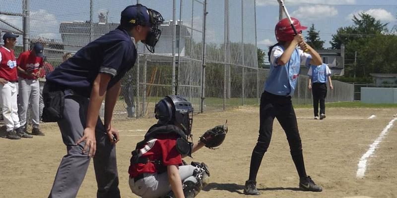 L’Association du baseball mineur de Saint-Hyacinthe invite tous les joueurs et joueuses de 5 à 18 ans (nés entre 1995 et 2008) à la séance d’inscription du samedi 16 mars, de 10 h à 12 h 30, au Centre communautaire Douville (385, av. Chapleau). Le camp d’entraînement débute le 7 avril au Centre communautaire La Providence entre 7 h et 14 h selon les catégories (horaire remis lors de l’inscription. Baseball Saint-Hyacinthe est toujours en quête de nouveaux entraîneurs bénévoles avec ou sans expér