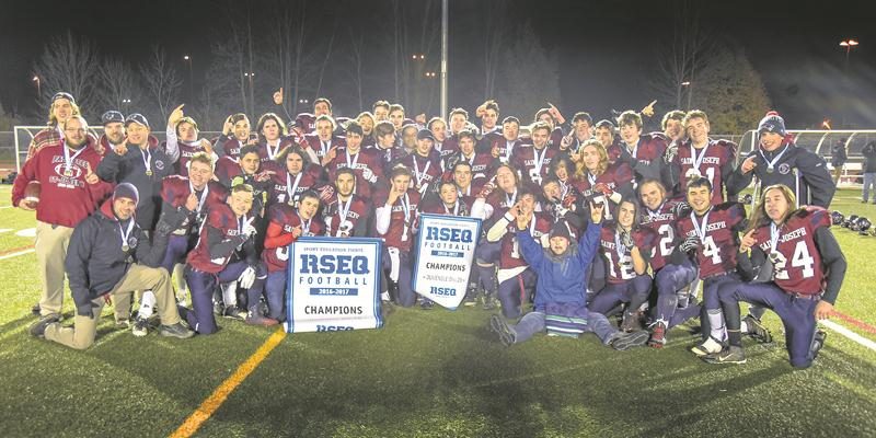 Pour la première fois depuis 2014, les Patriotes sont sacrés champions du RSEQ Montérégie en classe juvénile division 2b. Photo François Larivière | Le Courrier ©