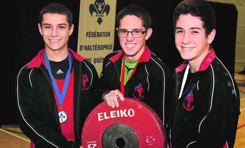 Matt Darsigny, Kevin Rivard et Maxime Desjourdy ont réalisé le triplé chez les 56 kg. Photo François Larivière | Le Courrier ©