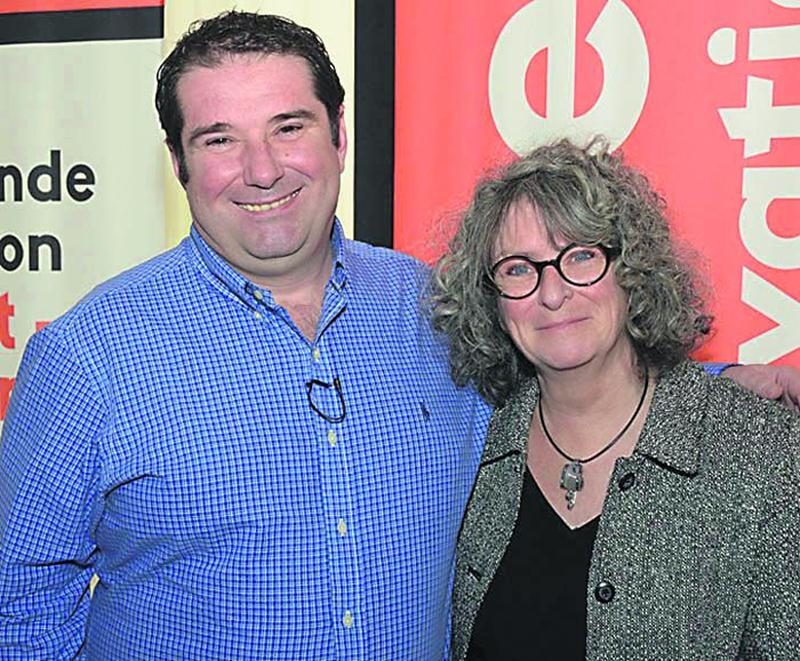 Le chef Jérôme Ferrer en compagnie de Claire Sarrasin, directrice générale de la Chambre de commerce et de l’industrie Les Maskoutains, à l’occasion du Dîner Terre d’innovation.Photo François Larivière | Le Courrier ©