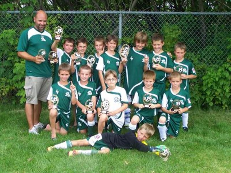 L'Inter U9 masculin a remporté ses cinq matchs en route vers un triomphe au tournoi de soccer de Sorel, le 7 août. Ils ont marqué 11 buts et n'en ont alloué que trois à leurs adversaires. En grande finale, ils ont disposé des Boucaniers de Ville-Marie en fusillade.