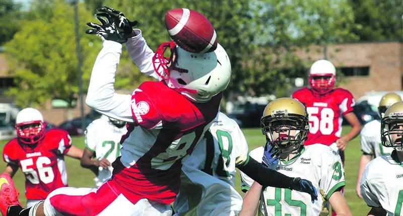Le Drakkar cadet a échappé un quatrième match, samedi, battu par l’école Marcel-Landry. Photo Robert Gosselin | Le Courrier ©