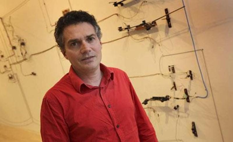 Jean-Pierre Gauthier réalise des oeuvres sonores qui offrent des expériences immersives à ses visiteurs.