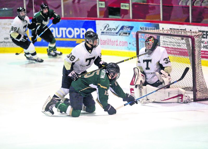 Les Lauréats ont échappé la victoire, samedi, face aux Filons au compte de 4 à 3.  Photo Robert Gosselin | Le Courrier ©
