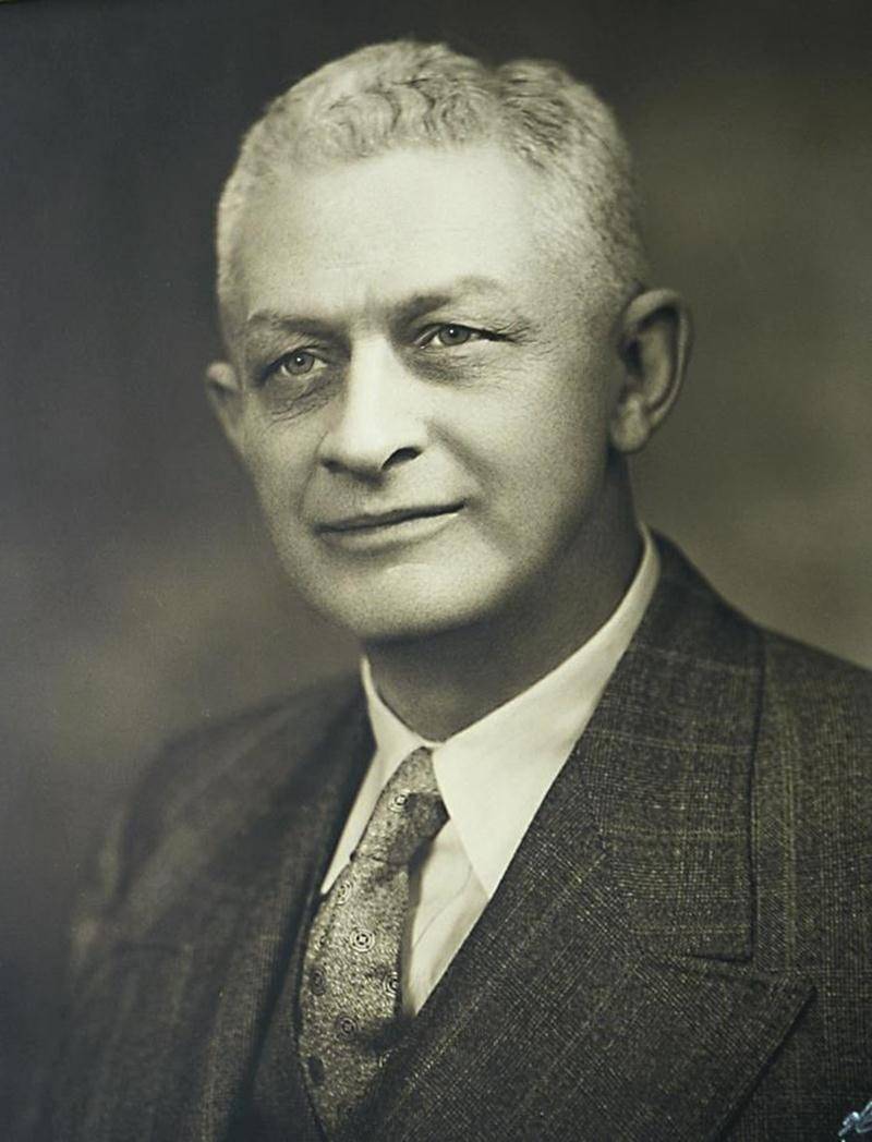 Ernest J. Chartier, propriétaire du Courrier de Saint-Hyacinthe de 1932 à 1954 et député de Saint-Hyacinthe de 1944 à 1954.