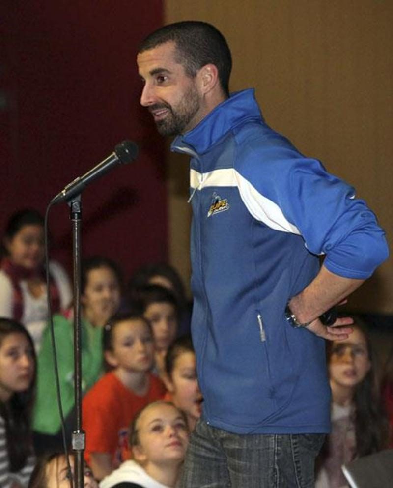 Le nageur Benoit Huot, médaillé 19 fois lors de quatre Jeux paralympiques, s'est arrêté à Saint-Hyacinthe le temps de deux conférences.