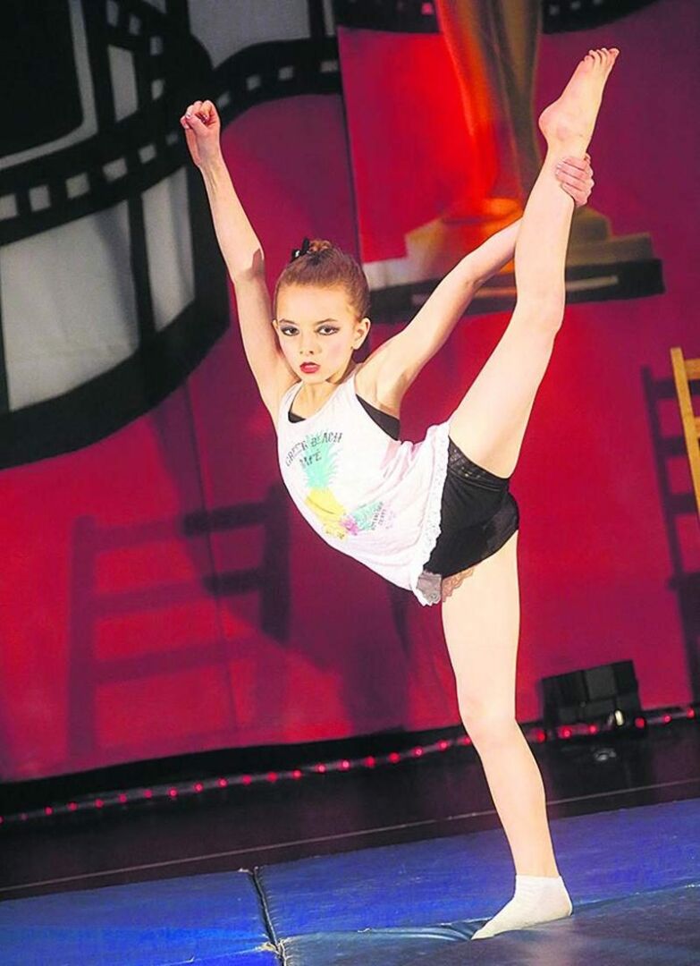 La danseuse acrobatique Anne-Sophie Boucher de l’école Saint-Pierre à Saint-Valérien en a mis plein la vue avec son numéro, pour remporter les grands honneurs de la finale régionale.