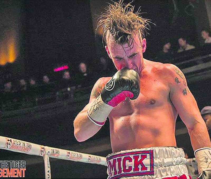 En plus de la douleur de sa blessure au coude gauche, Gadbois a été assommé par le verdict des juges. Photo Facebook EOTTM