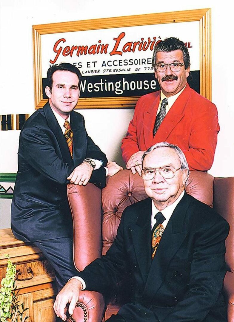 Une affaire de famille : David, Jean et Germain posent ensemble pour souligner les 40 ans de l’entreprise en novembre 1997.