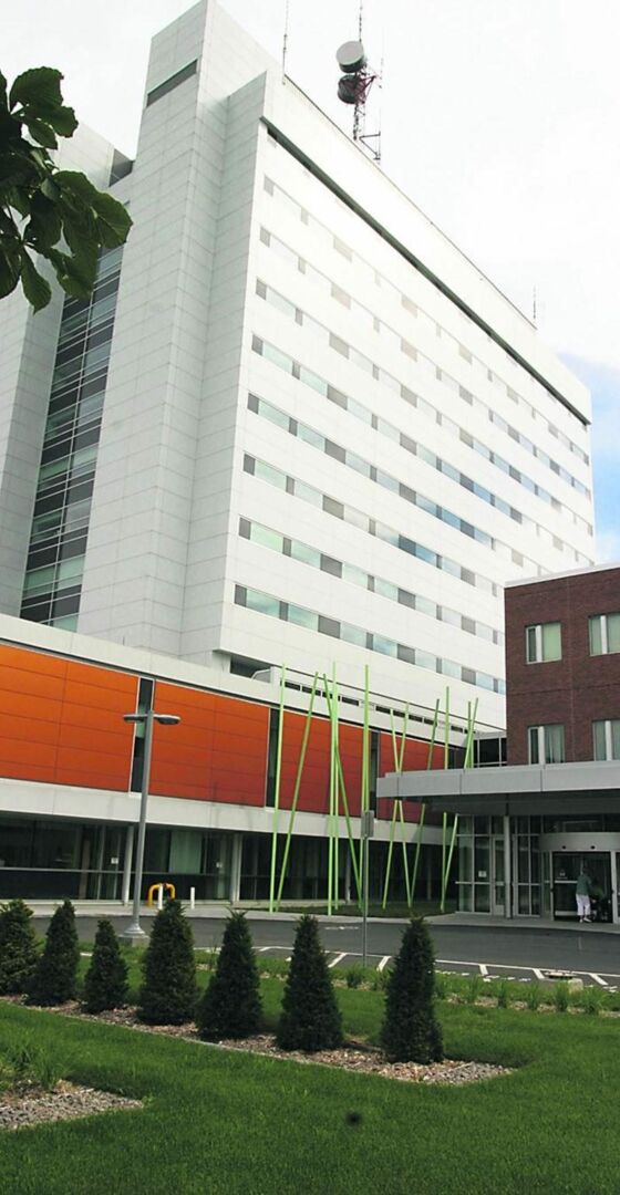 L’Hôpital Honoré-Mercier est prêt à réagir si des patients atteints par le virus Ebola franchissent ses portes.  Photothèque | Le Courrier ©