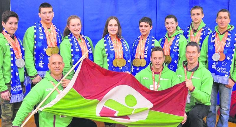 L’équipe d’haltérophilie a amassé 18 médailles d’or, établissant un nouveau record pour la ­discipline aux Jeux du Québec. Photo Facebook