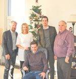 Dutailier remet sept chaises berçantes au Centre hospitalier de Granby