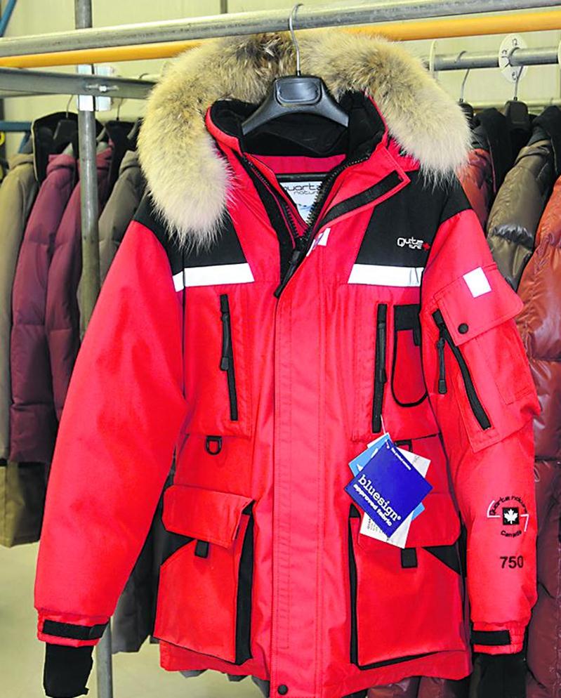 Le modèle Vostok, un manteau d’expédition, est celui ayant été volé en plus grand nombre lundi soir. Photo François Larivière | Le Courrier ©