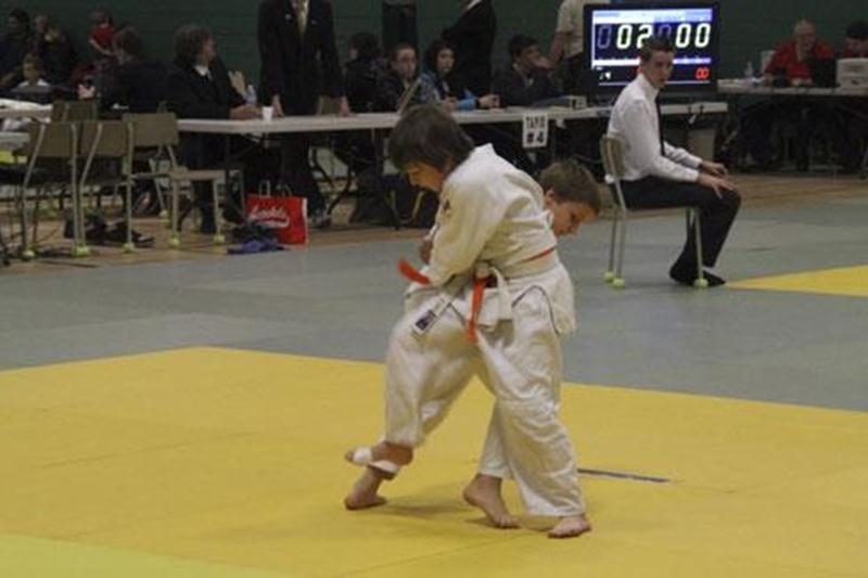 Émile Guertin-Picard (à droite) s'est bien défendu et a remporté l'argent en classe U11, le 4 février, à Varennes.