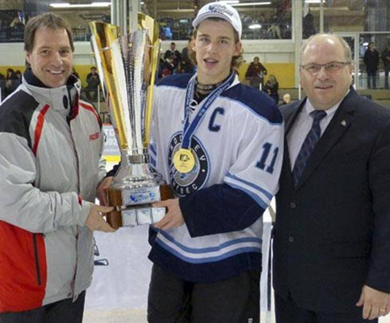 Équipe Québec U16, comptant dans ses rangs les Gaulois Jérémy Roy, Guillaume Brisebois et Anthony Beauvillier, a remporté la première Coupe Québec.