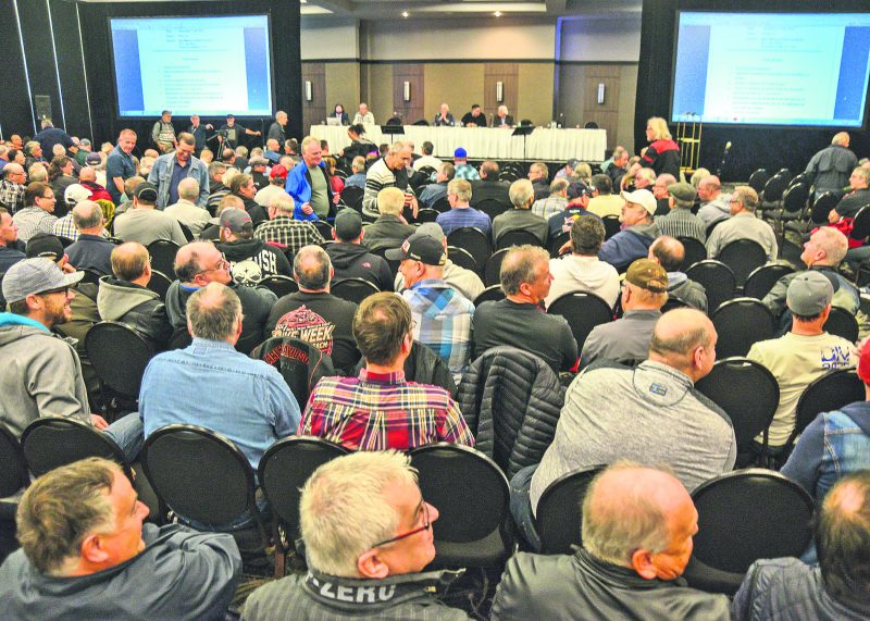 Quelque 400 ex-travailleurs de l’usine Olymel de Saint-Simon ont approuvé à 92 % une entente pour régler définitivement une saga judiciaire qui dure depuis 10 ans.  Photo François Larivière | Le Courrier ©