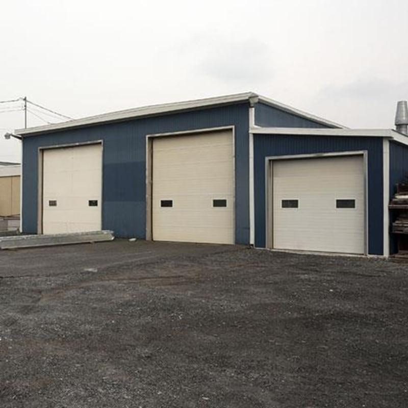 La société Olymel a fait l'acquisition d'une propriété voisine de son usine d'abattage de poulet de la rue Principale à Saint-Damase. Au cours des derniers jours, elle a déboursé la somme de 258 000 $ pour mettre la main sur les installations et le terrain de Soudure Marc Plante. Olymel n'a pas fait connaître ses intentions.