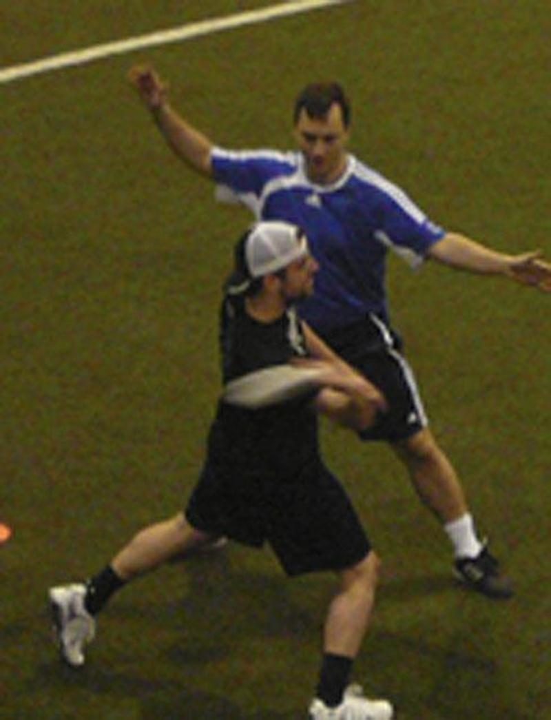 Une ligue compétitive d'ultimate frisbee joue sur la surface du Centre BMO durant la période hivernale. Le 5 décembre, les Kamikazes de Granby (premiers au classement à égalité avec Sainte-Madeleine), ont défait le Sonic de Saint-Hyacinthe au compte de 15-6. Philippe Bibeau a été nommé joueur du match pour Granby. L'Ultyflyk de Sainte-Julie a pour sa part été battu 15-13 par Sainte-Madeleine. Nancy Verrier a été la joueuse du match pour l'équipe gagnante. Pour en connaître plus sur l'ultimate fr
